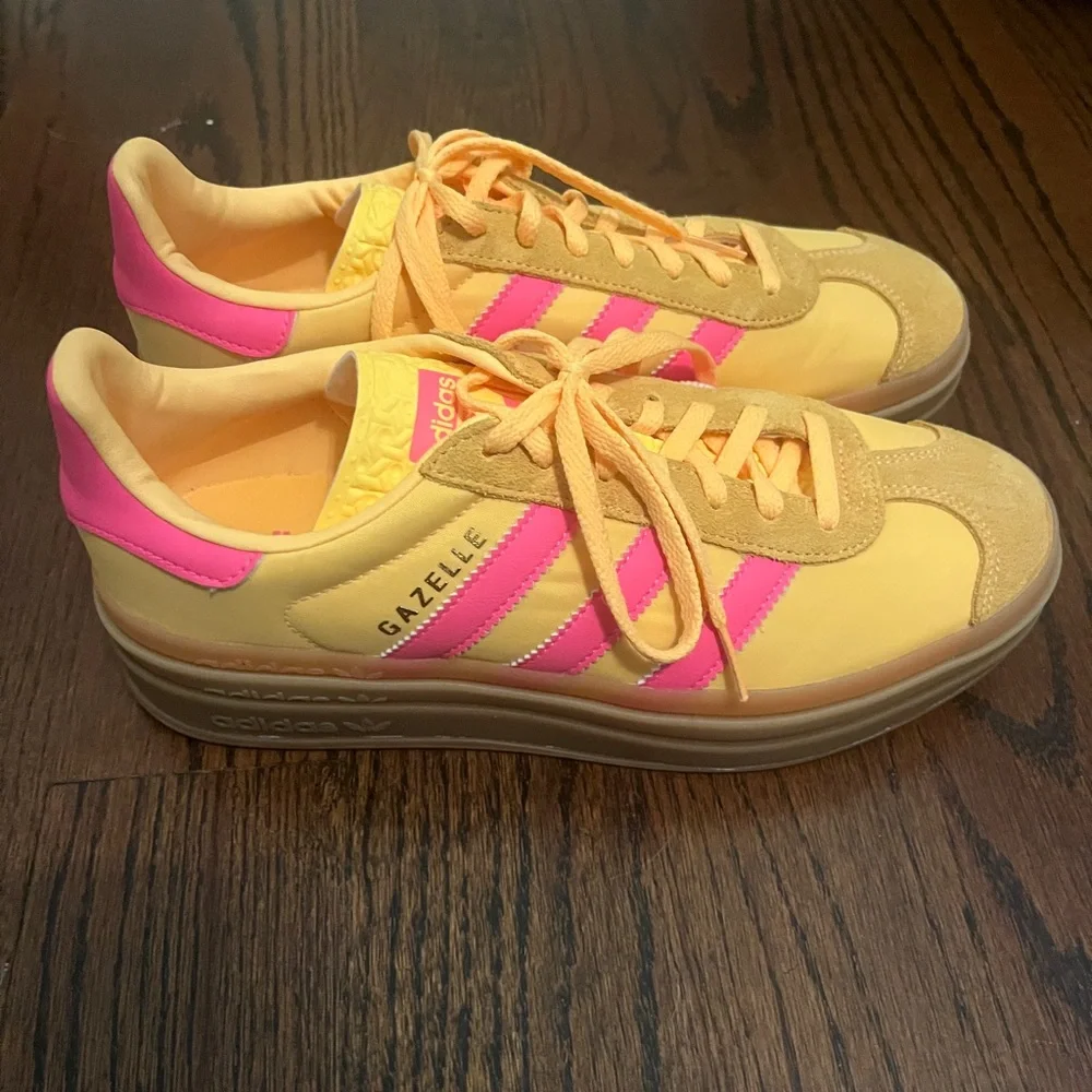 adidas Gazelle Bold Platform Sneaker in Yellow and Pink - Picture 2 of 4